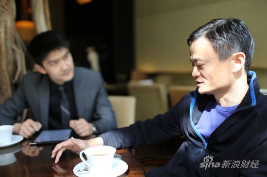 新浪财经纽约站记者孙思远和马云